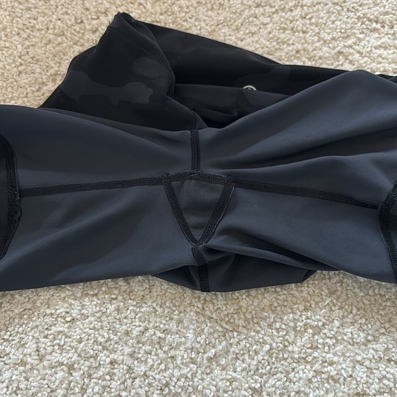 Lululemon Black Camo Biker Shorts - Picture 6 of 7